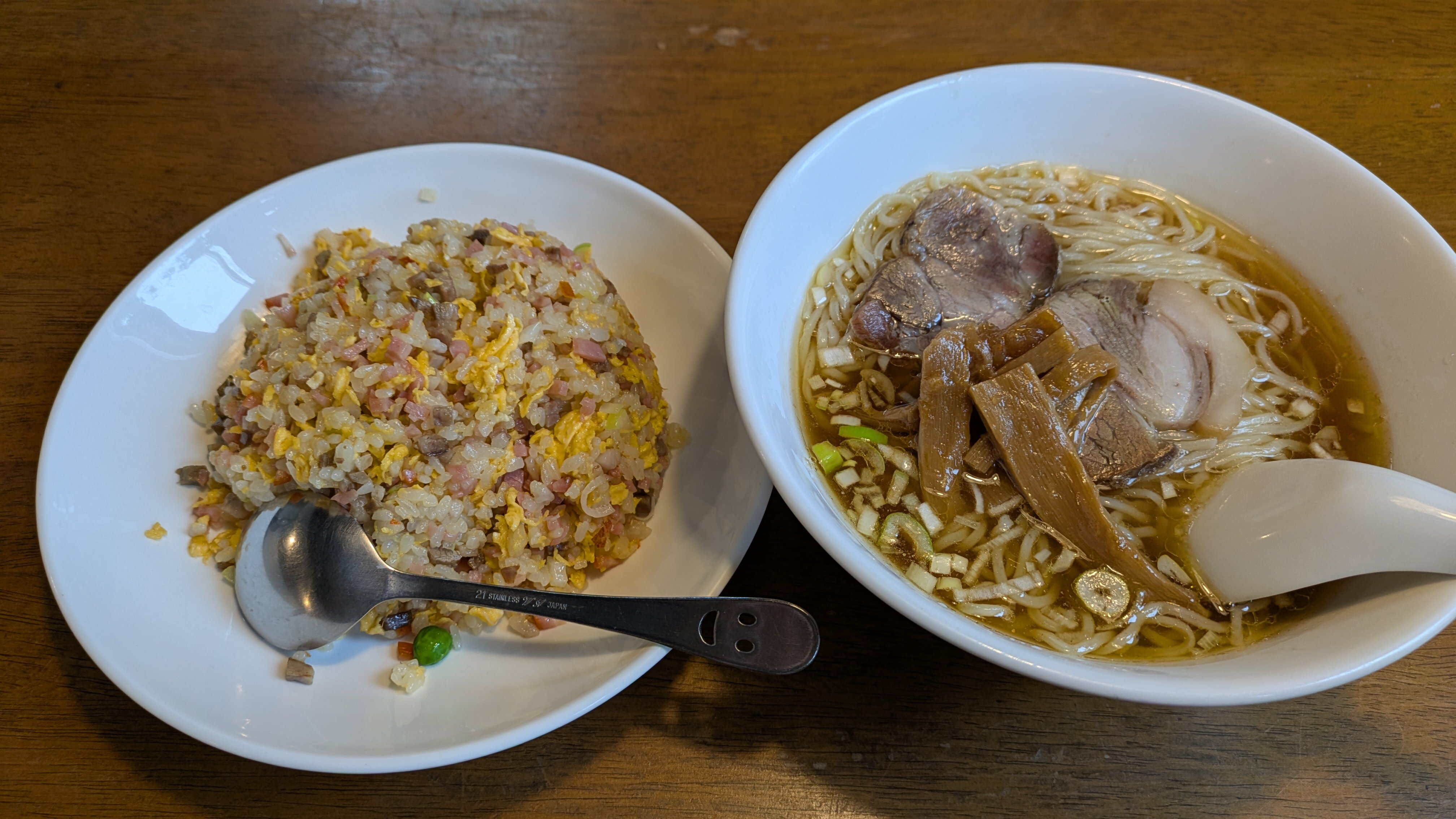 特製ラーメンと五目チャーハン.jpg